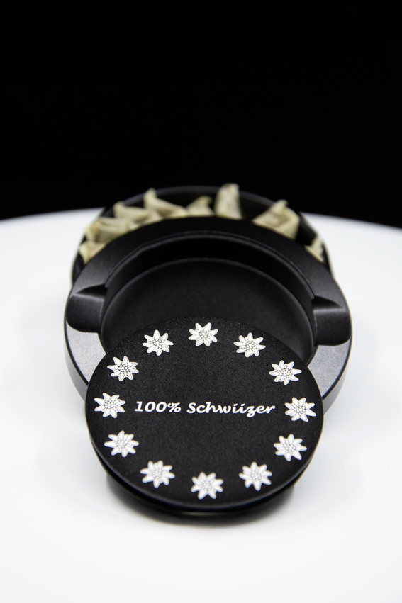 Gravierte Aluminiumdose  "100% Schwiizer"  3tlg. - schwarz